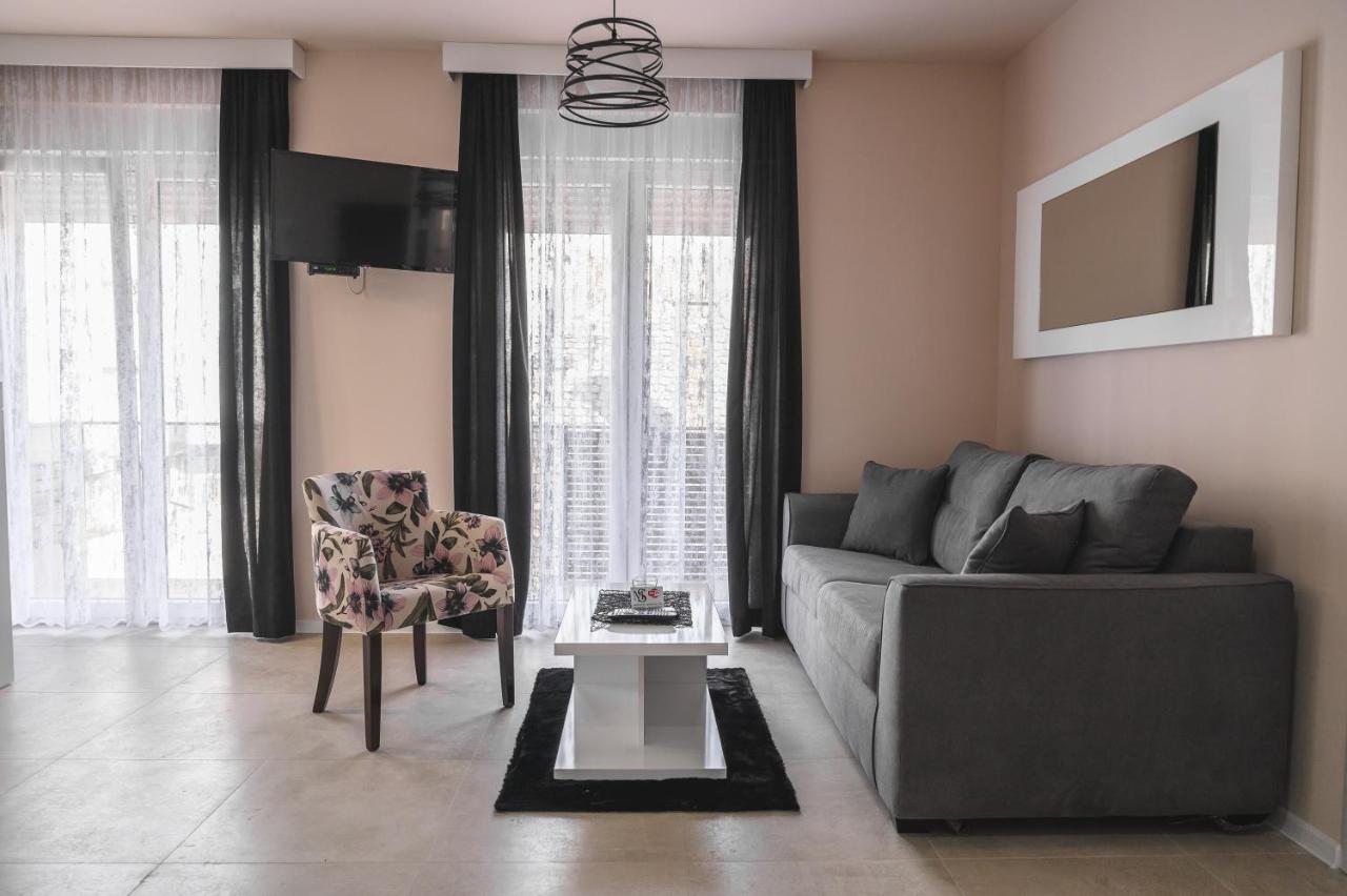 Apartmani Mis Šabac Esterno foto