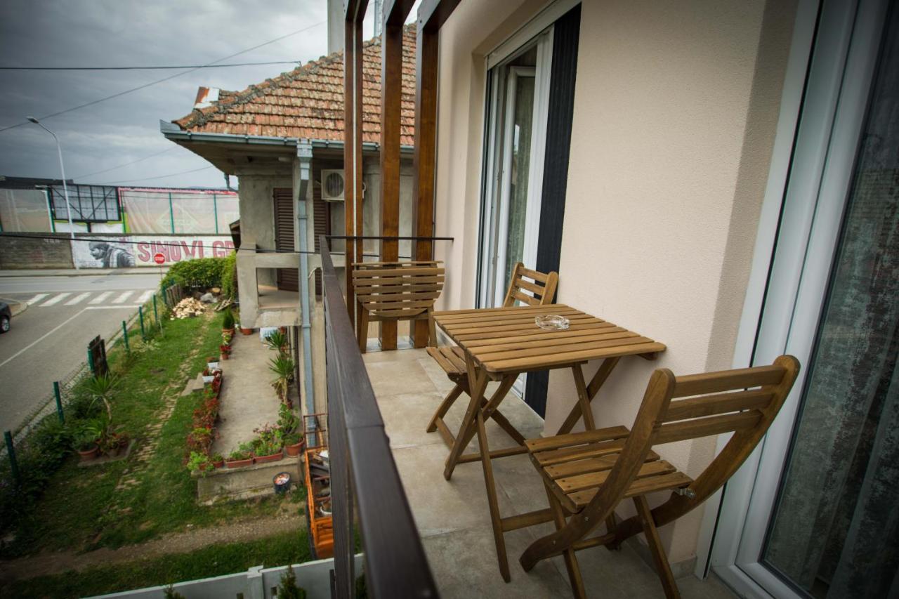Apartmani Mis Šabac Esterno foto