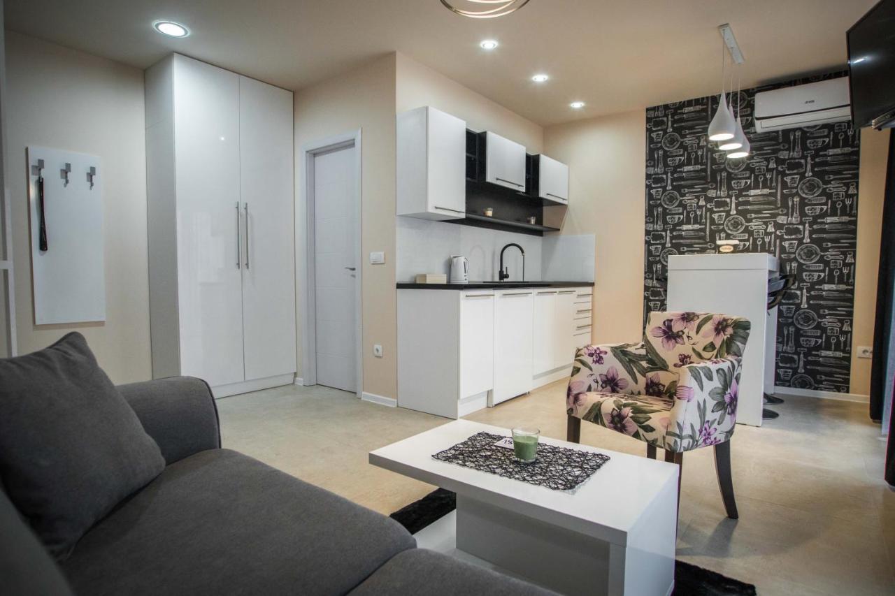 Apartmani Mis Šabac Esterno foto