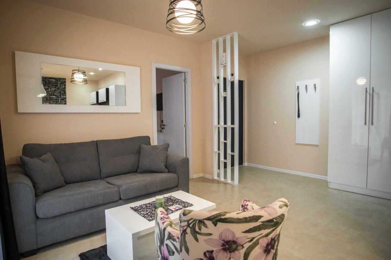 Apartmani Mis Šabac Esterno foto